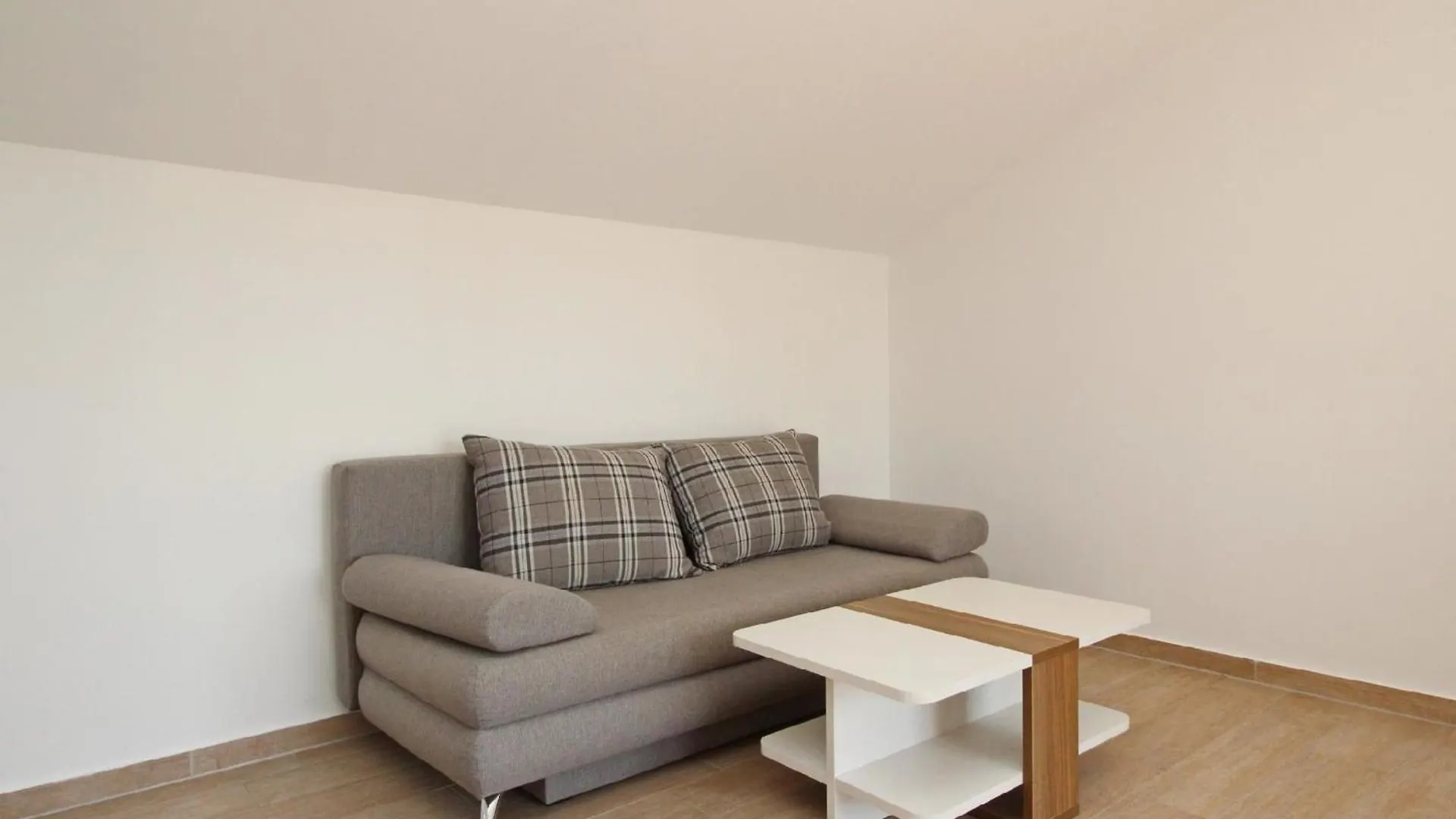 Ferienwohnung In Baska Mit Terrasse - B59554 Башка
